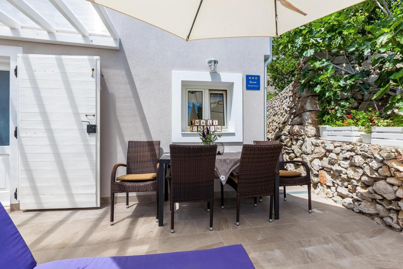 Apartments Valeria, Mali Losinj Exterior photo
