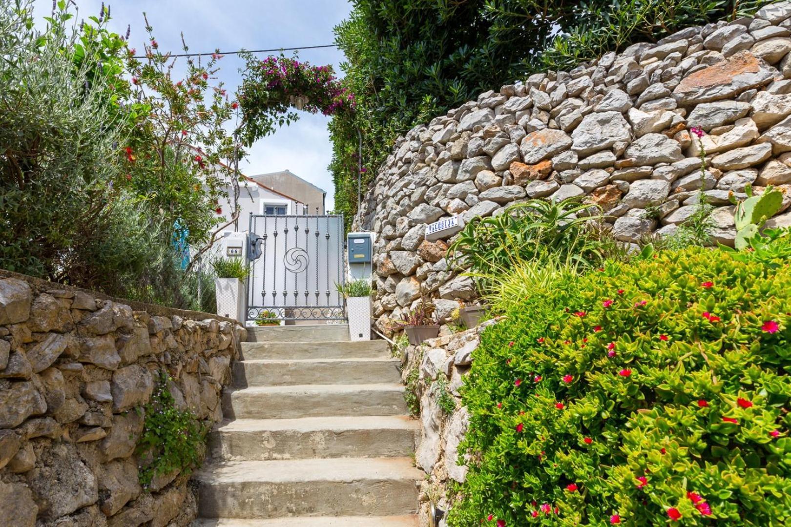 Apartments Valeria, Mali Losinj Exterior photo